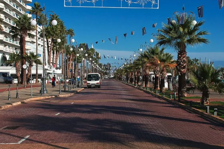 finikoudes close to larnaca airport